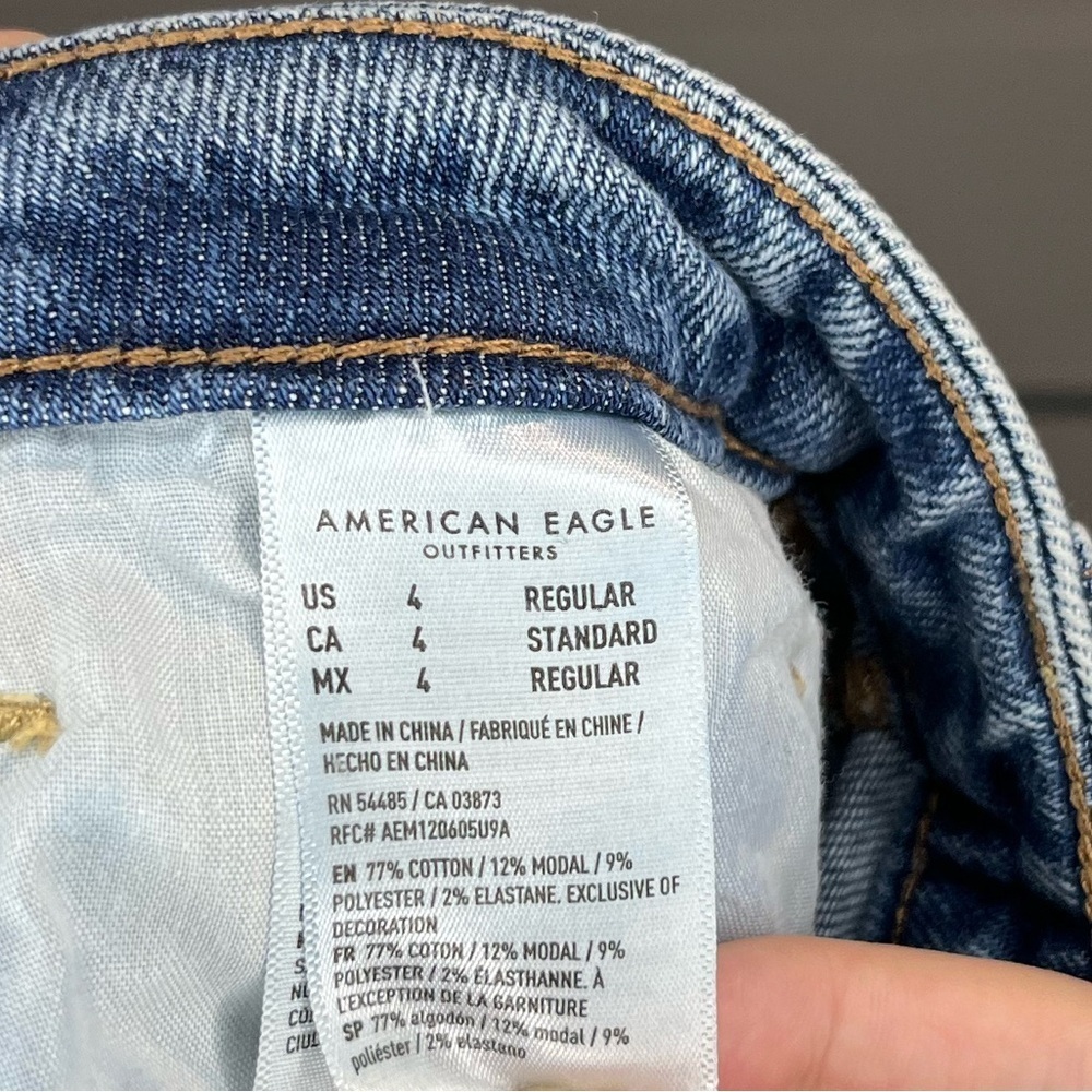 American Eagle Slightly Distressed Medium Blue Mom Jeans size 4 - Picture 4 of 4